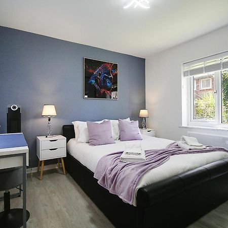 2Bdr Flat Rg1 - Free Open Parking Apartment Рединг Екстериор снимка