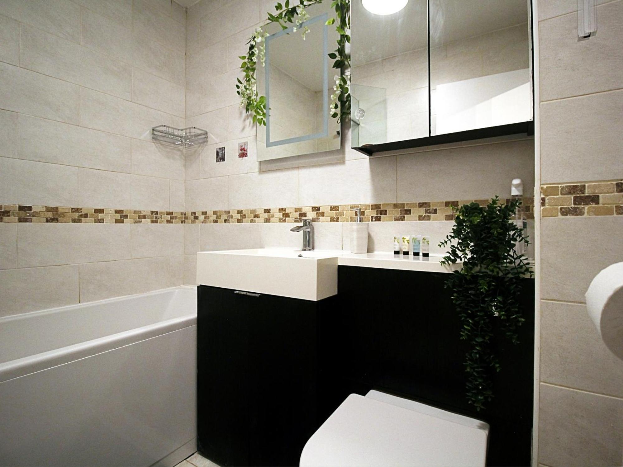 2Bdr Flat Rg1 - Free Open Parking Apartment Рединг Екстериор снимка
